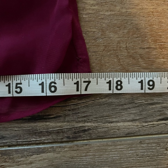 Women’s New York & Company sleeveless blouse. Size small - Picture 5 of 6